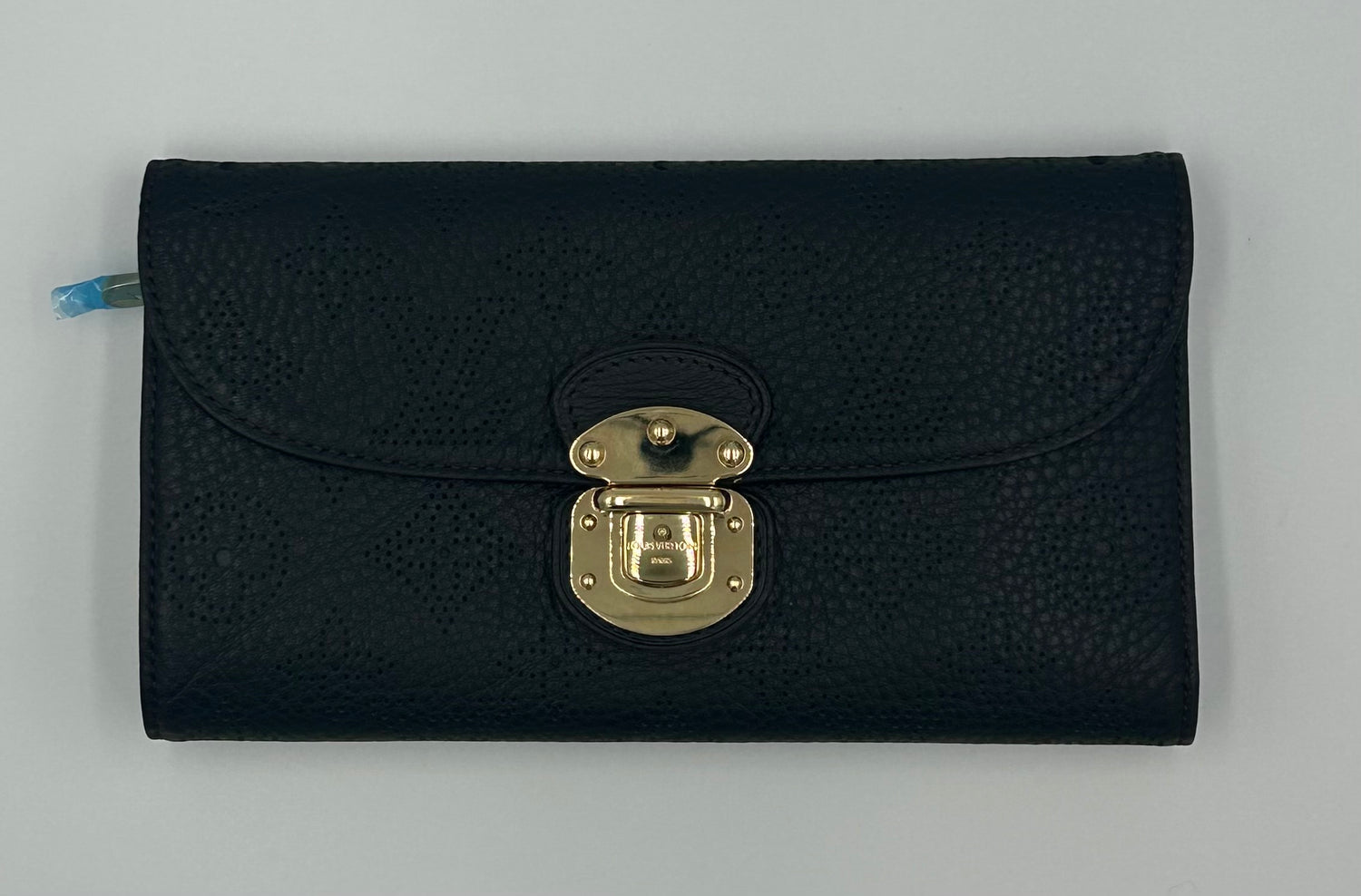 Louis Vuitton Black Mahina Leather Amelia Wallet with Push Lock Closure