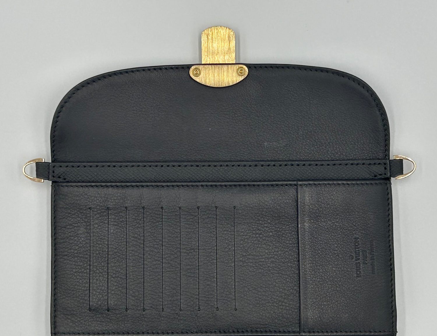 Wallet on a chain insert- black