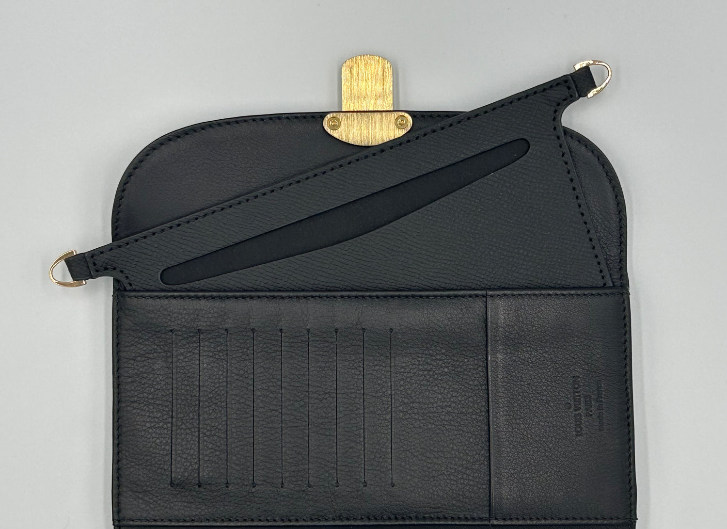 Wallet on a chain insert- black