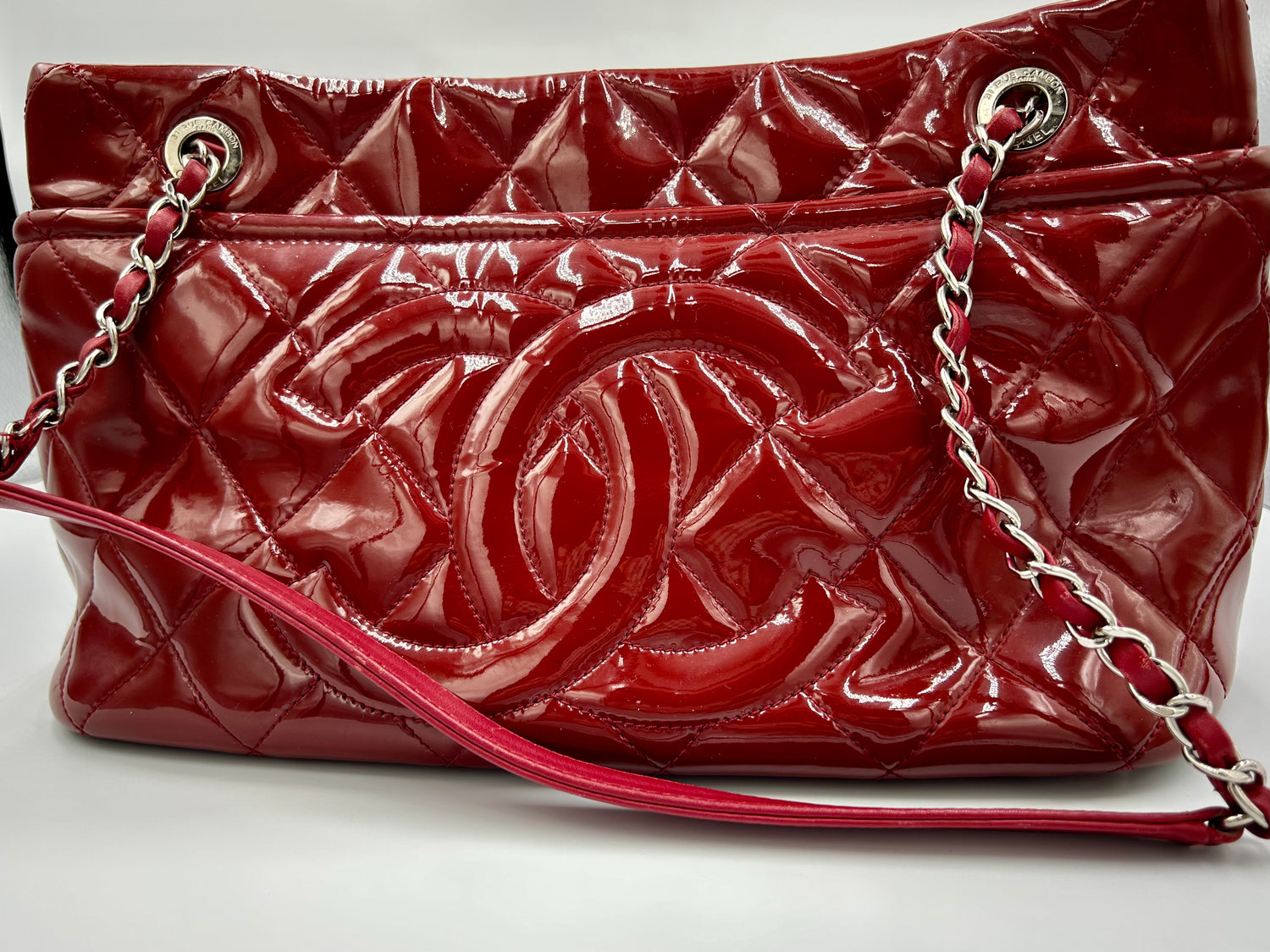 Chanel Patent Quilted Tote Bag – Red Patent Leather, Large Shoulder Chain Strap