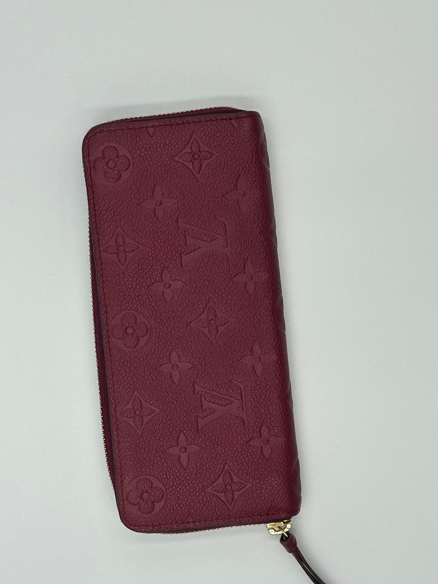 Louis Vuitton zippy wallet