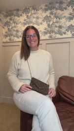 louis-vuitton-pochette-falicie-video